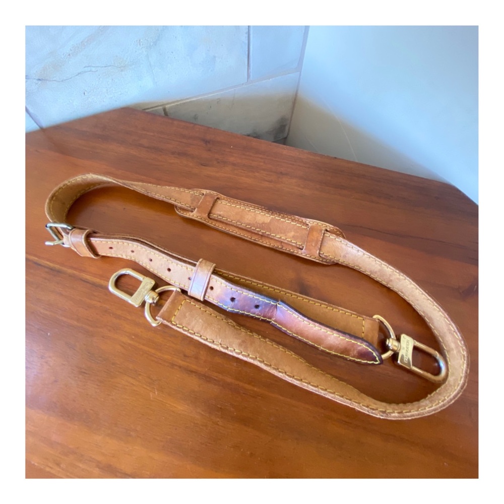 🤍SOLD🤍AUTHENTIC LOUIS VUITTON STRAP VACHETTA